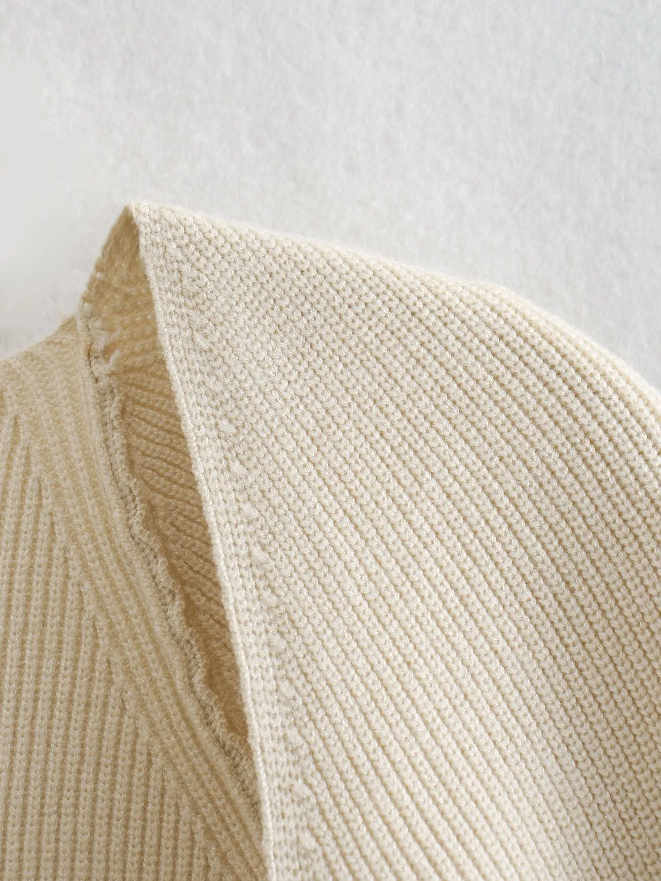 Knit Sweater Pullover Top Long sleeve heart-neck