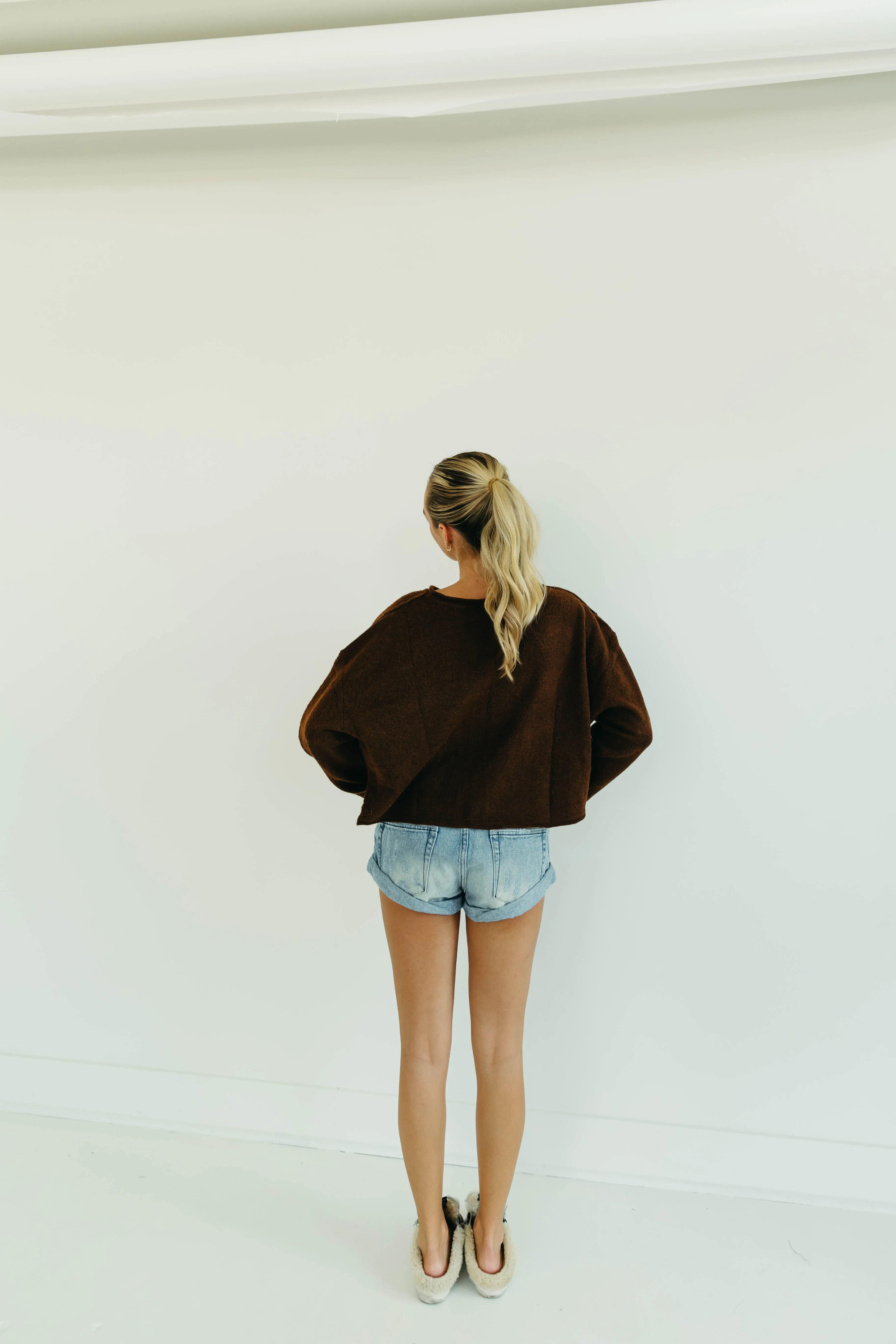 Raya Cropped Sweater - Chocolate